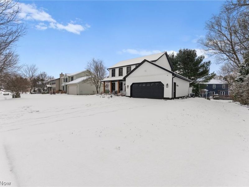 681 Oakcrest Drive, Wadsworth, OH 44281 Photo 5