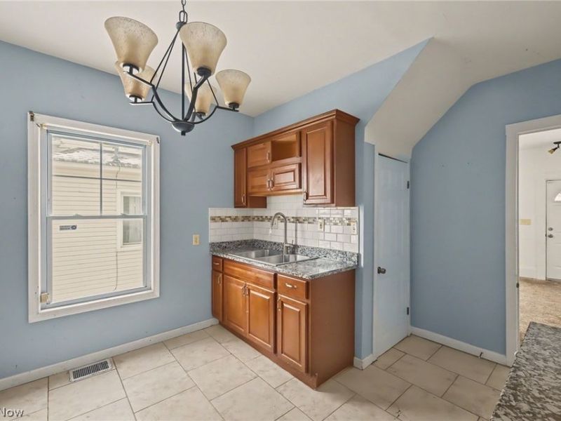 1474 Winchester Avenue, Lakewood, OH 44107 Photo 10