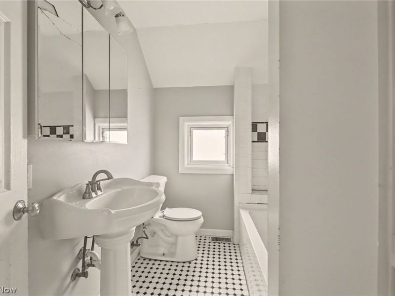 1474 Winchester Avenue, Lakewood, OH 44107 Photo 17