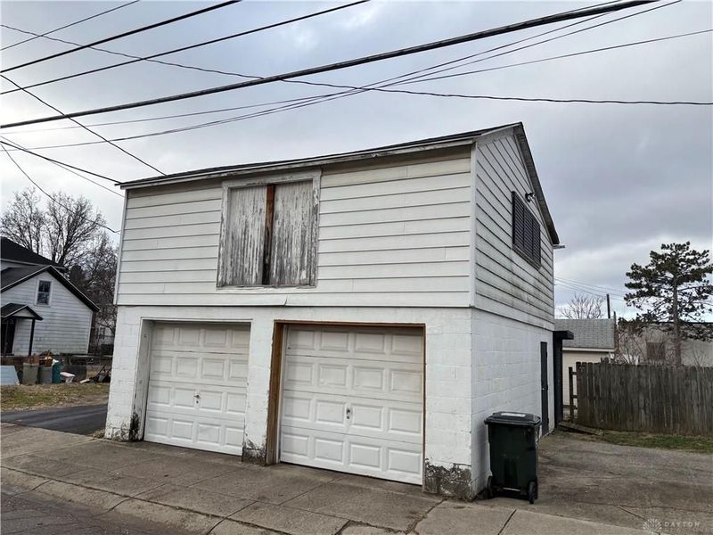 558 E Sycamore Street, Miamisburg, OH 45342 Photo 2