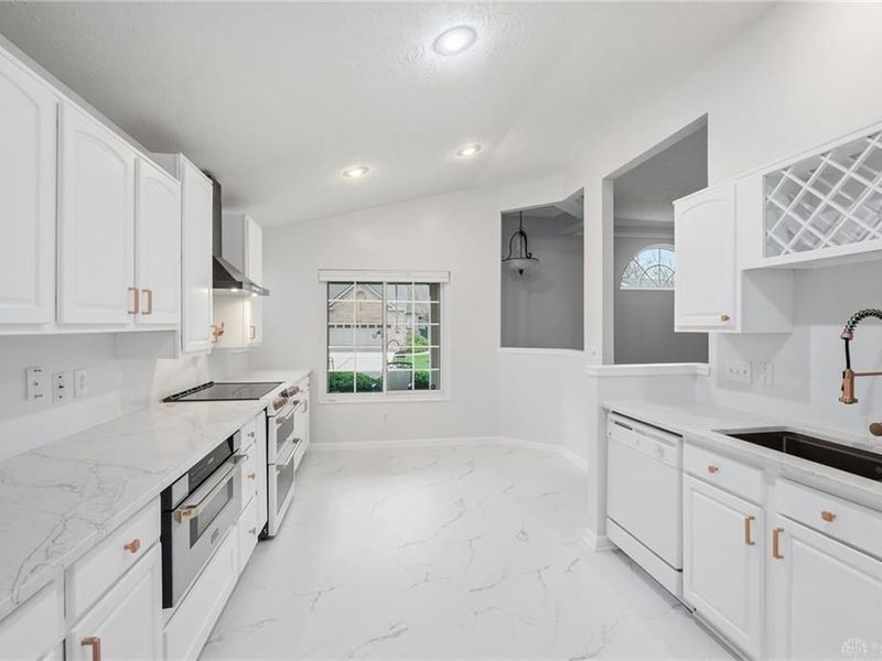 6560 Twin Lakes Drive, Mason, OH 45040 Photo 13