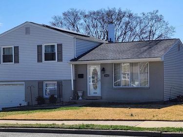 1112 KENT LANE, PHILADELPHIA, PA 19115