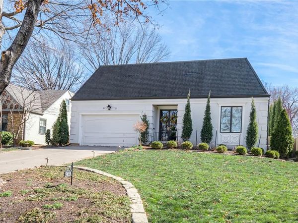 5453 Aberdeen Road, Fairway, KS 66205