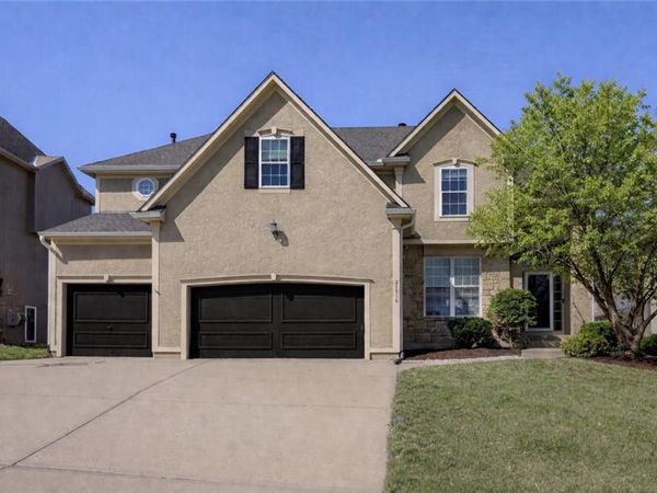 21516 W 99th Street, Lenexa, KS 66220