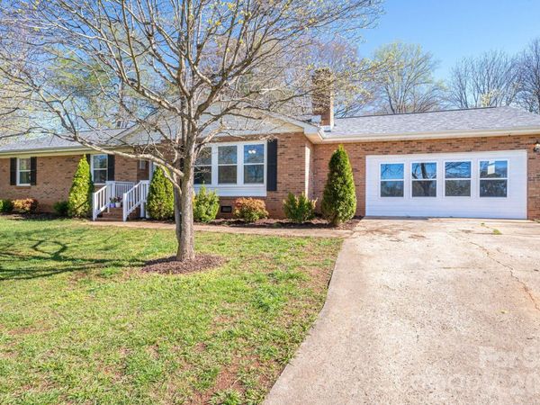4804 Cedar Court , Gastonia, NC 28056