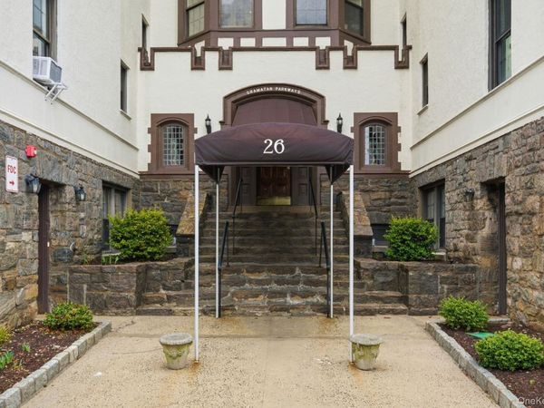 26 W Pondfield Road , Unit #4F, Bronxville, NY 10708