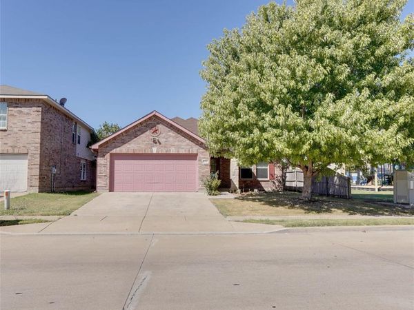 9016 Garden Springs Drive, Fort Worth, TX 76123