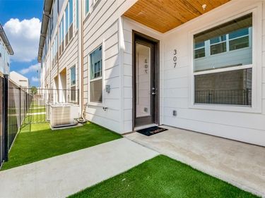 4718 Bryan Street, Unit 301, Dallas, TX 75204