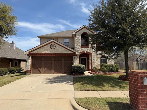 304 Serenade Lane , Euless, TX 76039