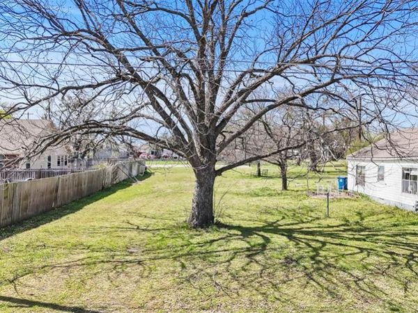 207 N Eubank Street , Unit LOT 11, Tom Bean, TX 75489
