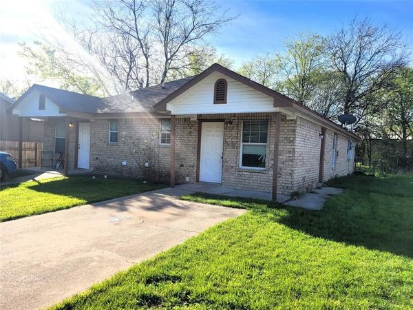 5209 Calloway Street, Sansom Park, TX 76114