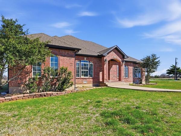 867 Durning Road, Van Alstyne, TX 75495