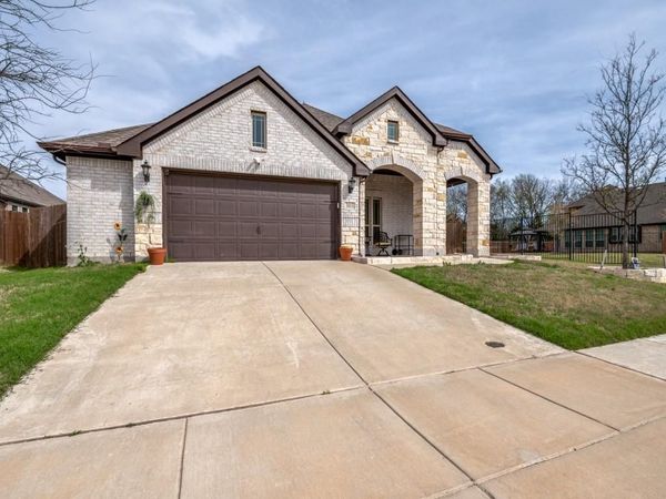 303 W Milas Lane , Glenn Heights, TX 75154