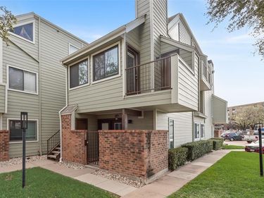 3113 Sondra Drive, Unit 206, Fort Worth, TX 76107