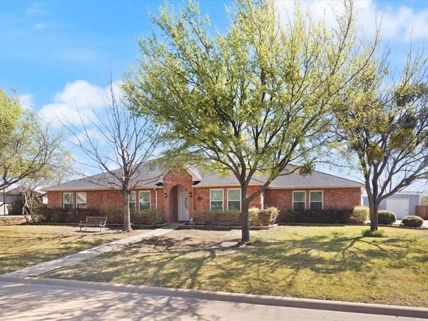 1004 Ridgetop Drive, Justin, TX 76247