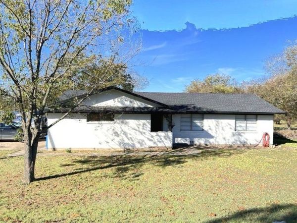 401 N Lee Street , Valley View, TX 76272