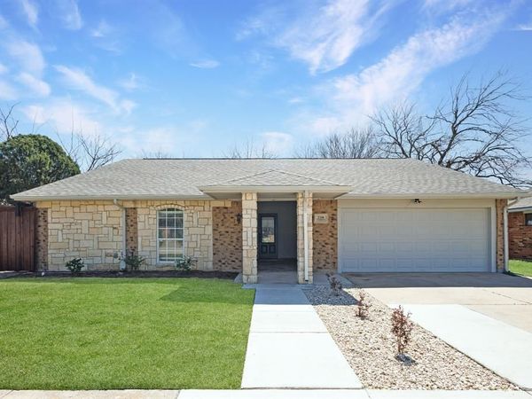 2318 Overbrook Drive, Arlington, TX 76014