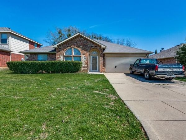 1606 Cancun Drive, Mansfield, TX 76063