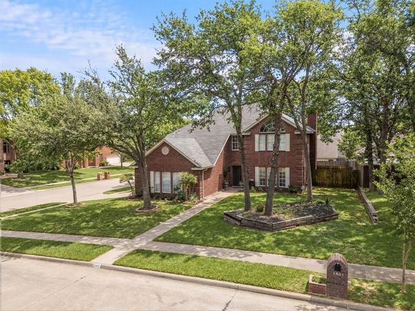 1801 Sandalwood Lane, Grapevine, TX 76051