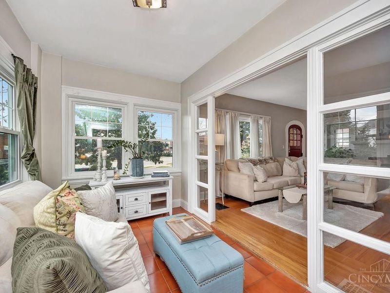 2913 Madison, Cincinnati, OH 45209 Photo 3