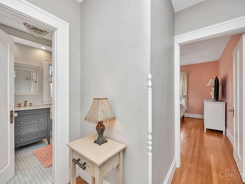 2913 Madison, Cincinnati, OH 45209 Photo 31