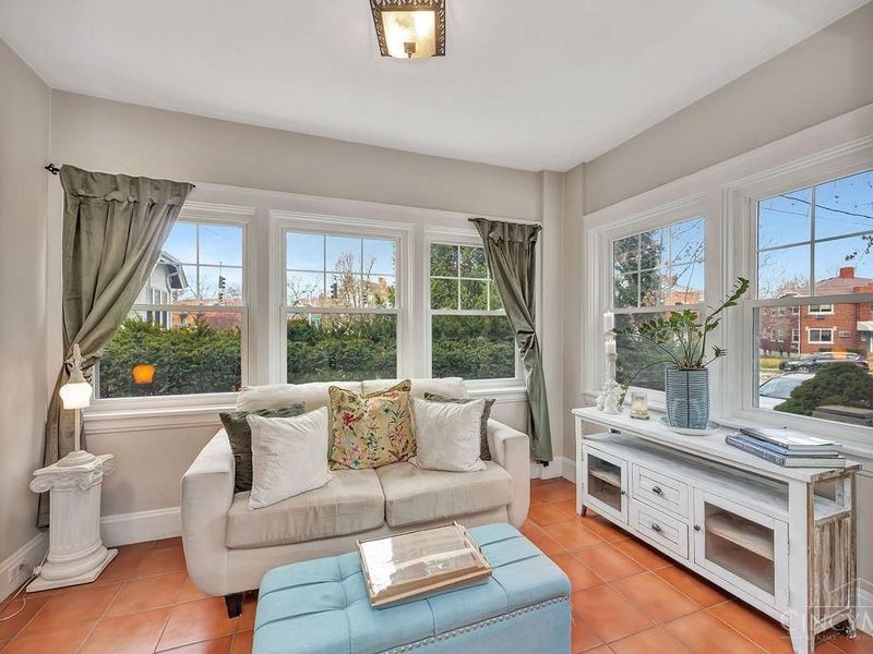 2913 Madison, Cincinnati, OH 45209 Photo 4