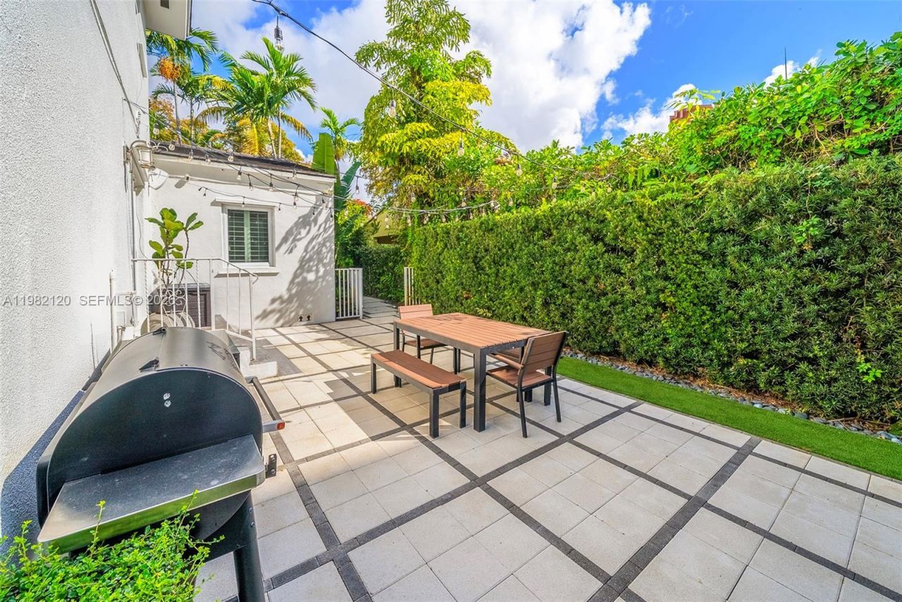 14 San Sebastian Ave, Coral Gables, FL 33134 Photo