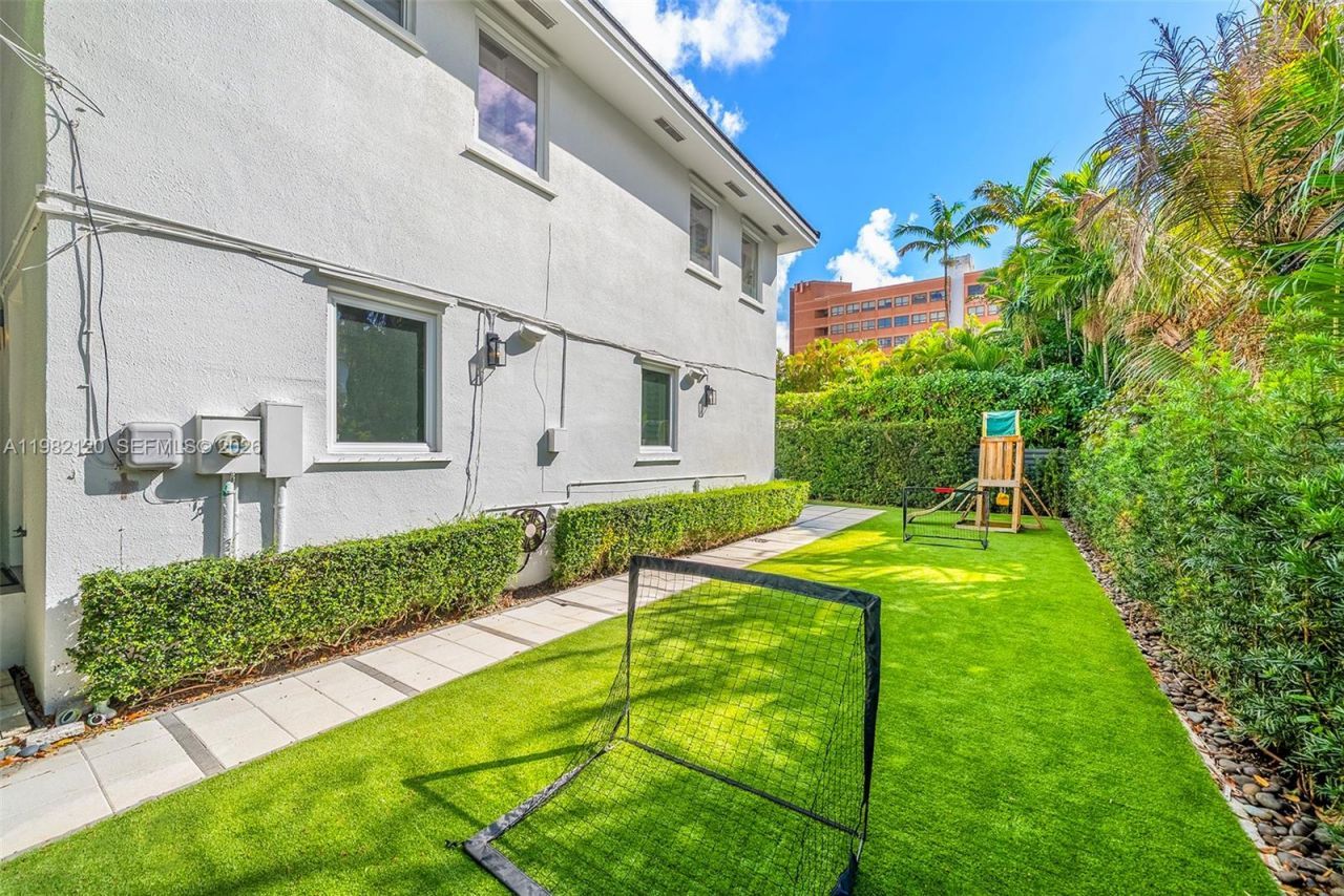 14 San Sebastian Ave, Coral Gables, FL 33134 Photo