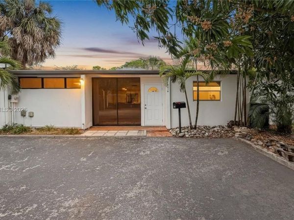 6610 E Miami Lakes Dr , Miami Lakes, FL 33014