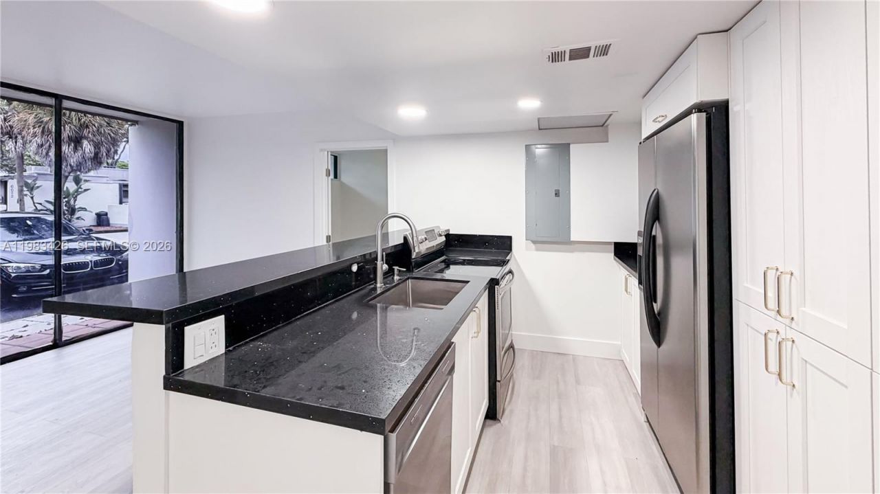 6610 E Miami Lakes Dr, Miami Lakes, FL 33014 Photo