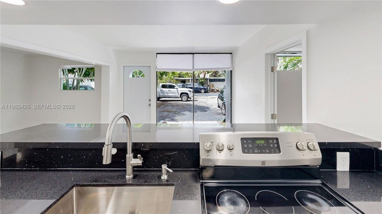 6610 E Miami Lakes Dr, Miami Lakes, FL 33014 Photo