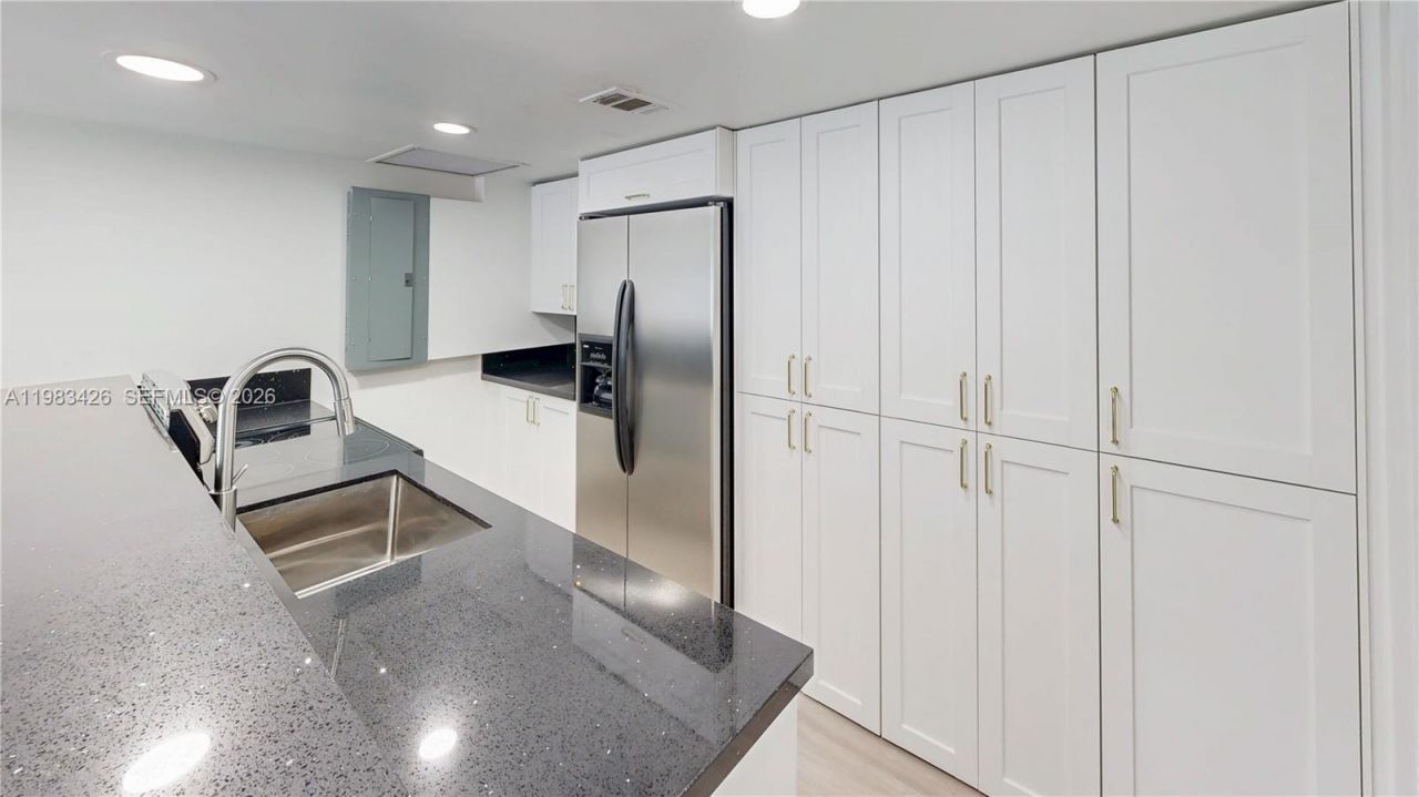 6610 E Miami Lakes Dr, Miami Lakes, FL 33014 Photo