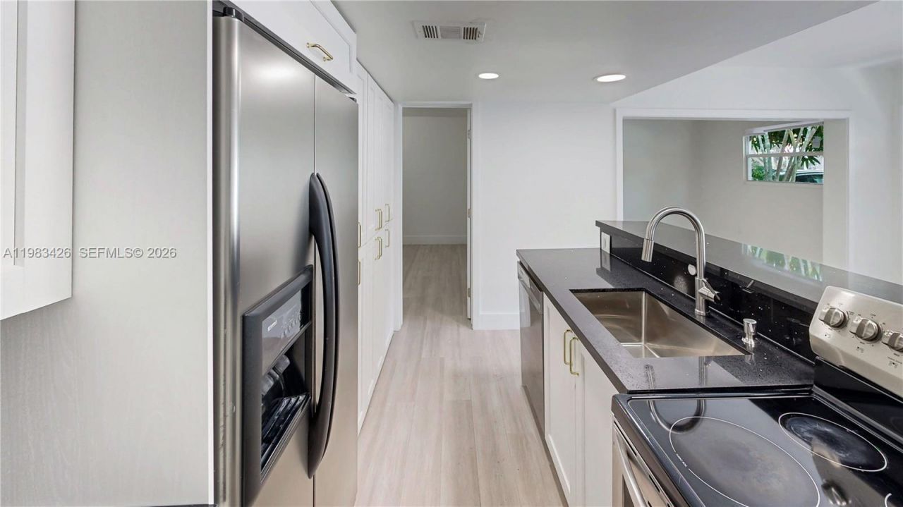 6610 E Miami Lakes Dr, Miami Lakes, FL 33014 Photo