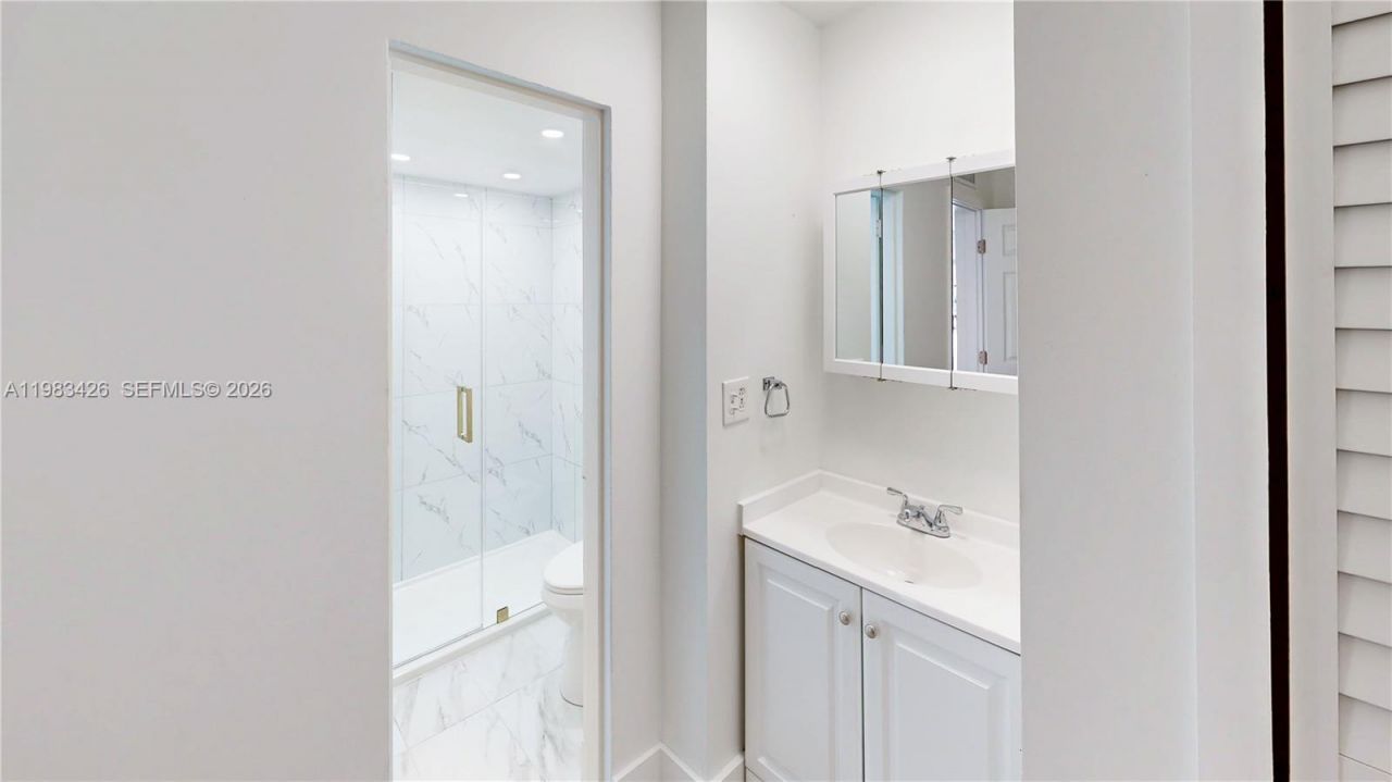 6610 E Miami Lakes Dr, Miami Lakes, FL 33014 Photo