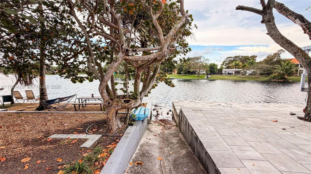 6610 E Miami Lakes Dr, Miami Lakes, FL 33014 Photo