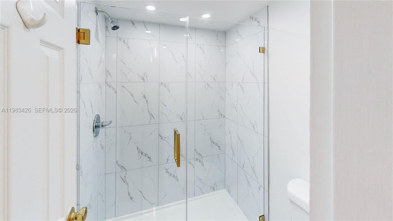 6610 E Miami Lakes Dr, Miami Lakes, FL 33014 Photo