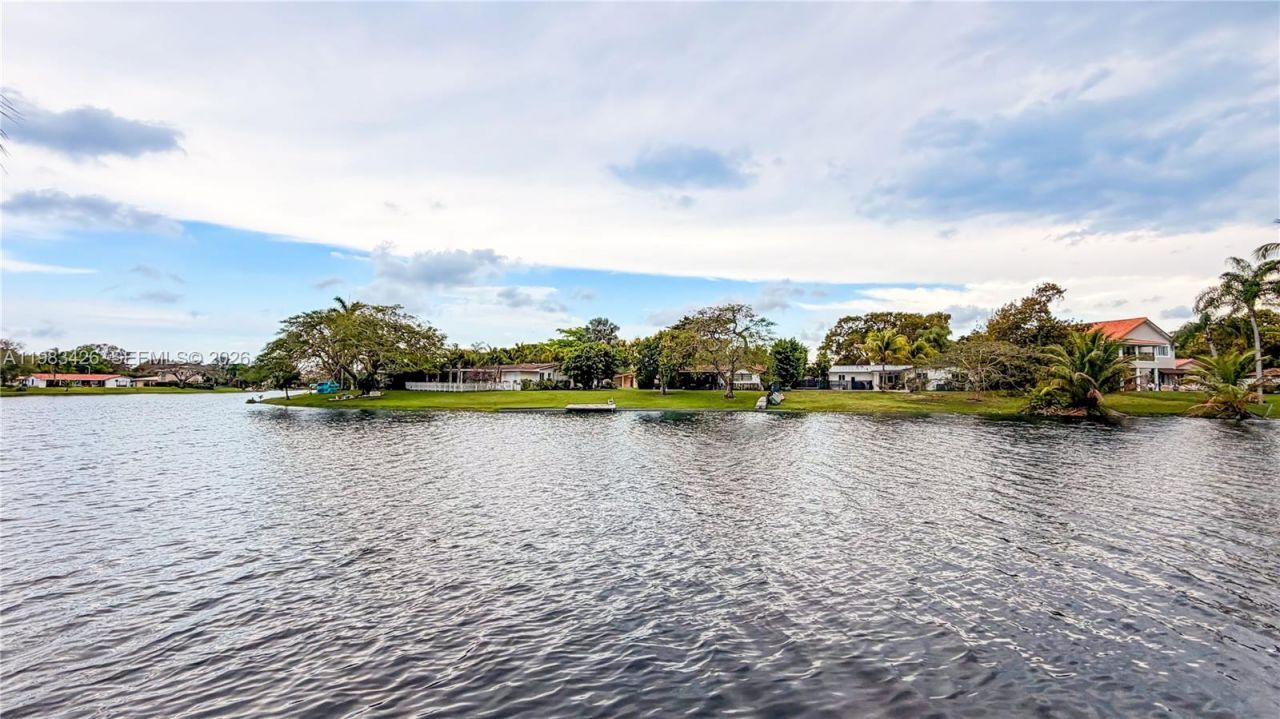 6610 E Miami Lakes Dr, Miami Lakes, FL 33014 Photo