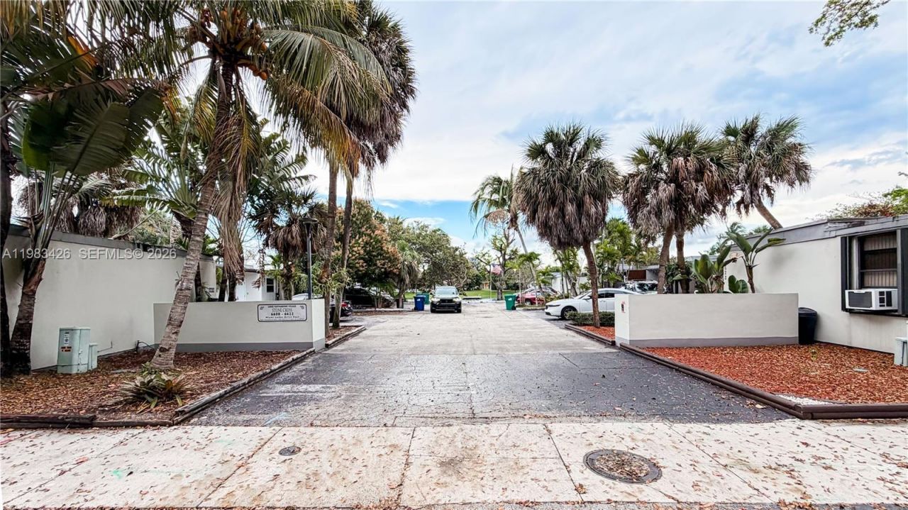 6610 E Miami Lakes Dr, Miami Lakes, FL 33014 Photo