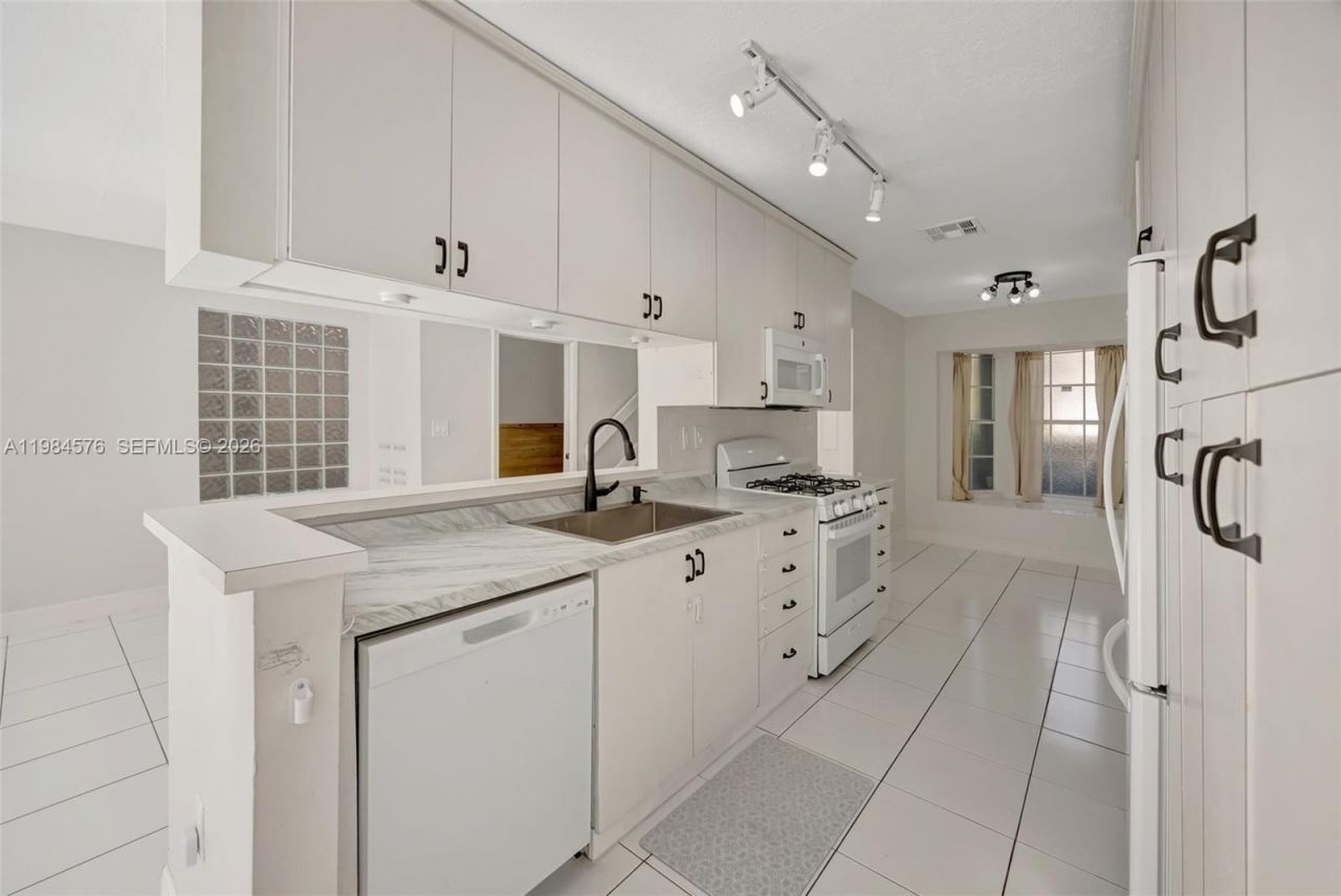 15224 SW 111th St , Miami, FL 33196 Photo