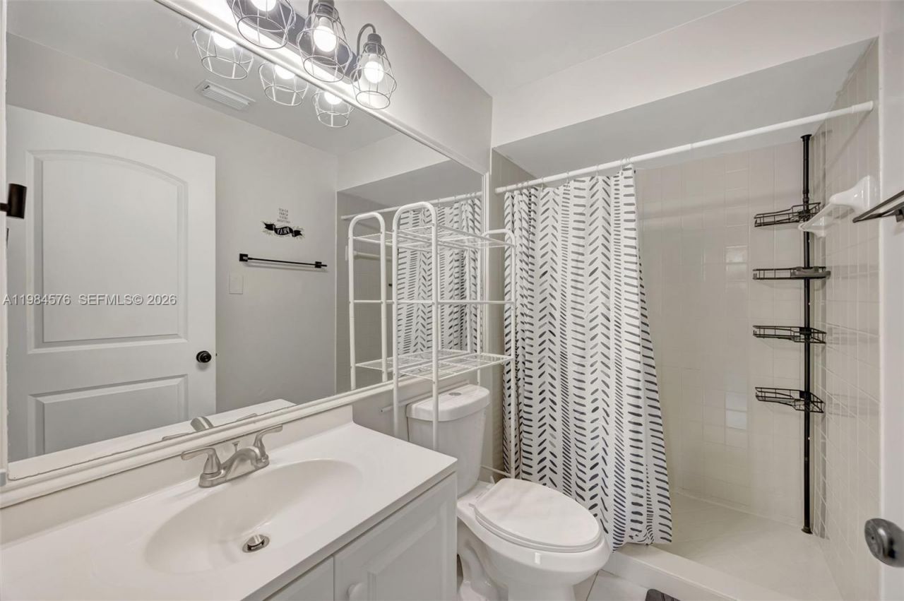 15224 SW 111th St , Miami, FL 33196 Photo