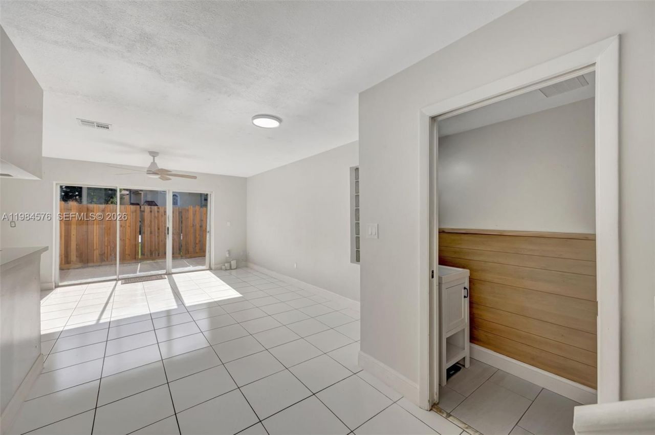 15224 SW 111th St , Miami, FL 33196 Photo