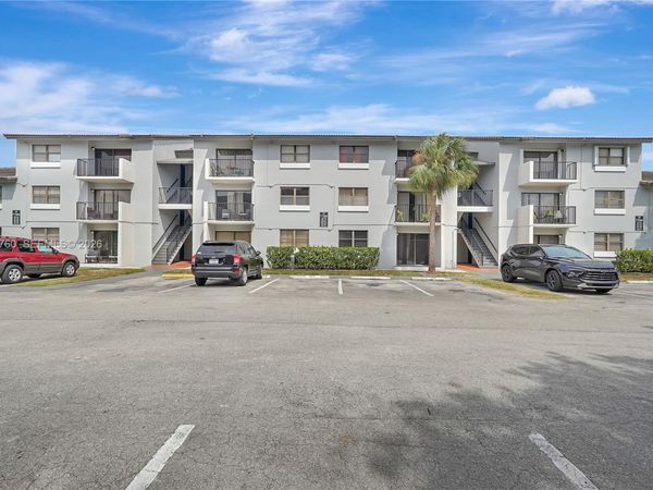 7160 NW 179th St , Unit 211, Hialeah, FL 33015