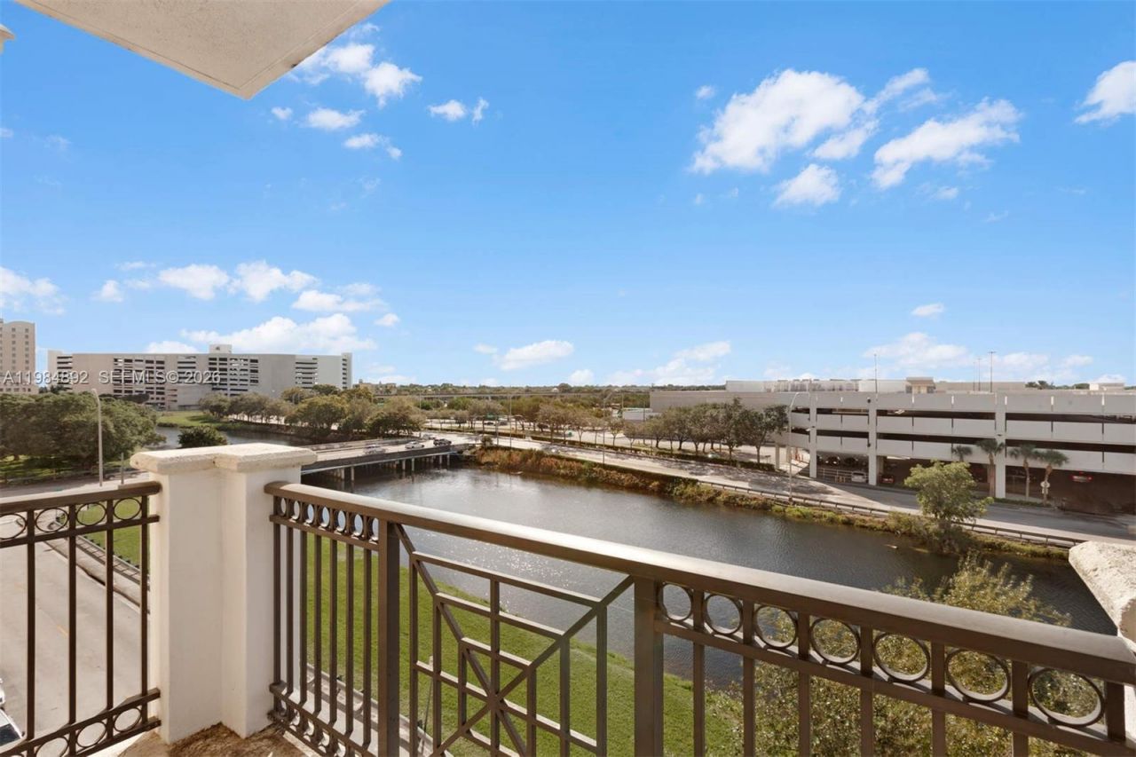 8390 SW 72nd Ave , Unit 412, Miami, FL 33143 Photo