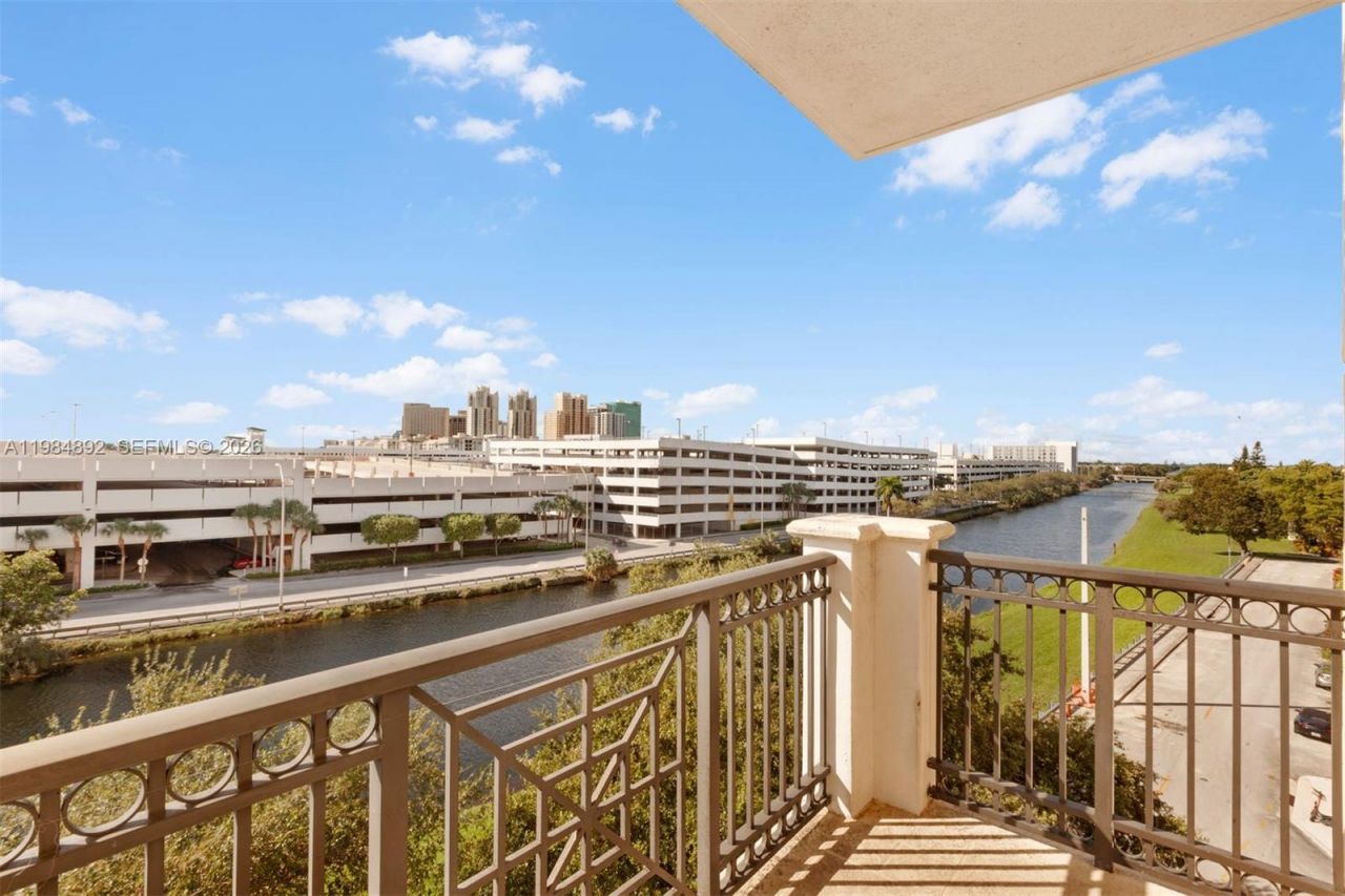 8390 SW 72nd Ave , Unit 412, Miami, FL 33143 Photo