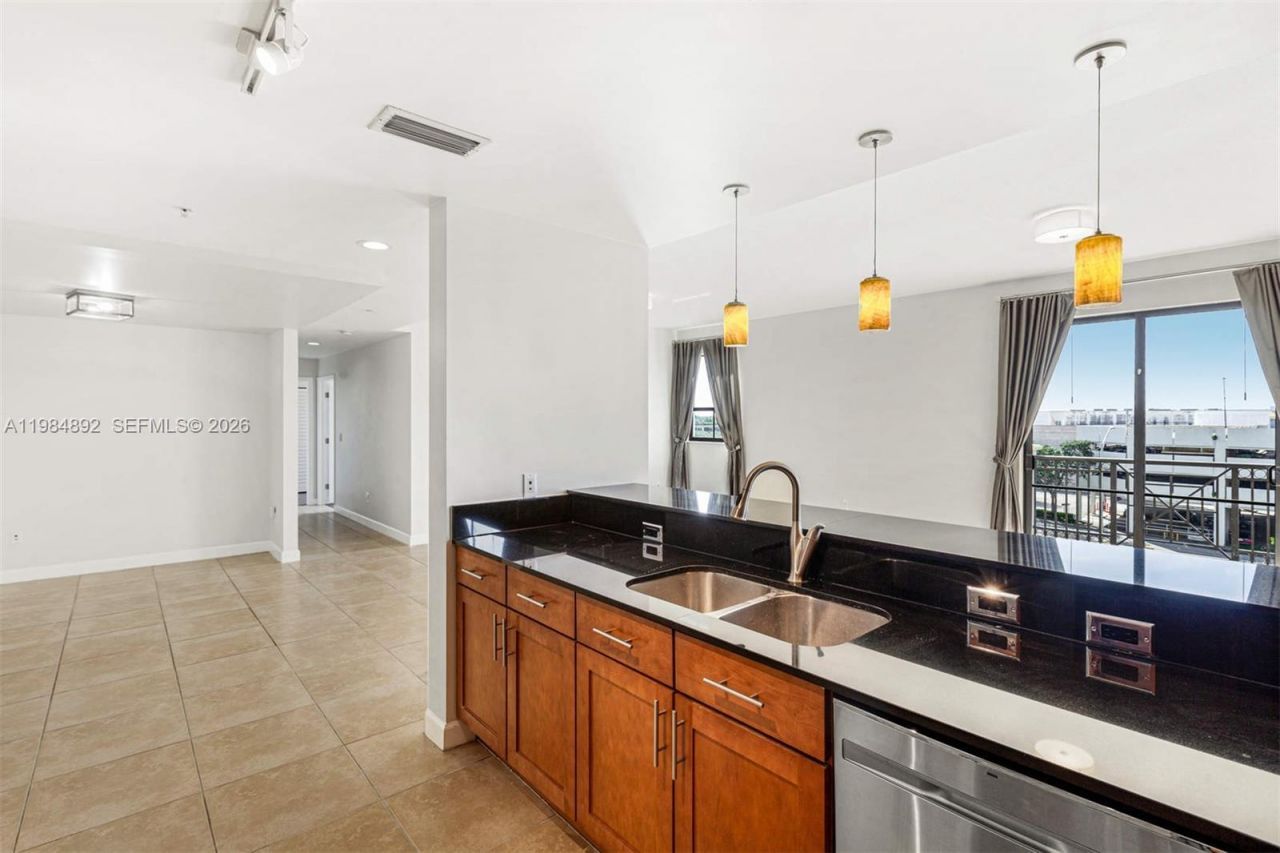 8390 SW 72nd Ave , Unit 412, Miami, FL 33143 Photo