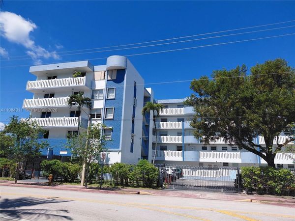 7900 Tatum Waterway Dr, Unit 405, Miami Beach, FL 33141