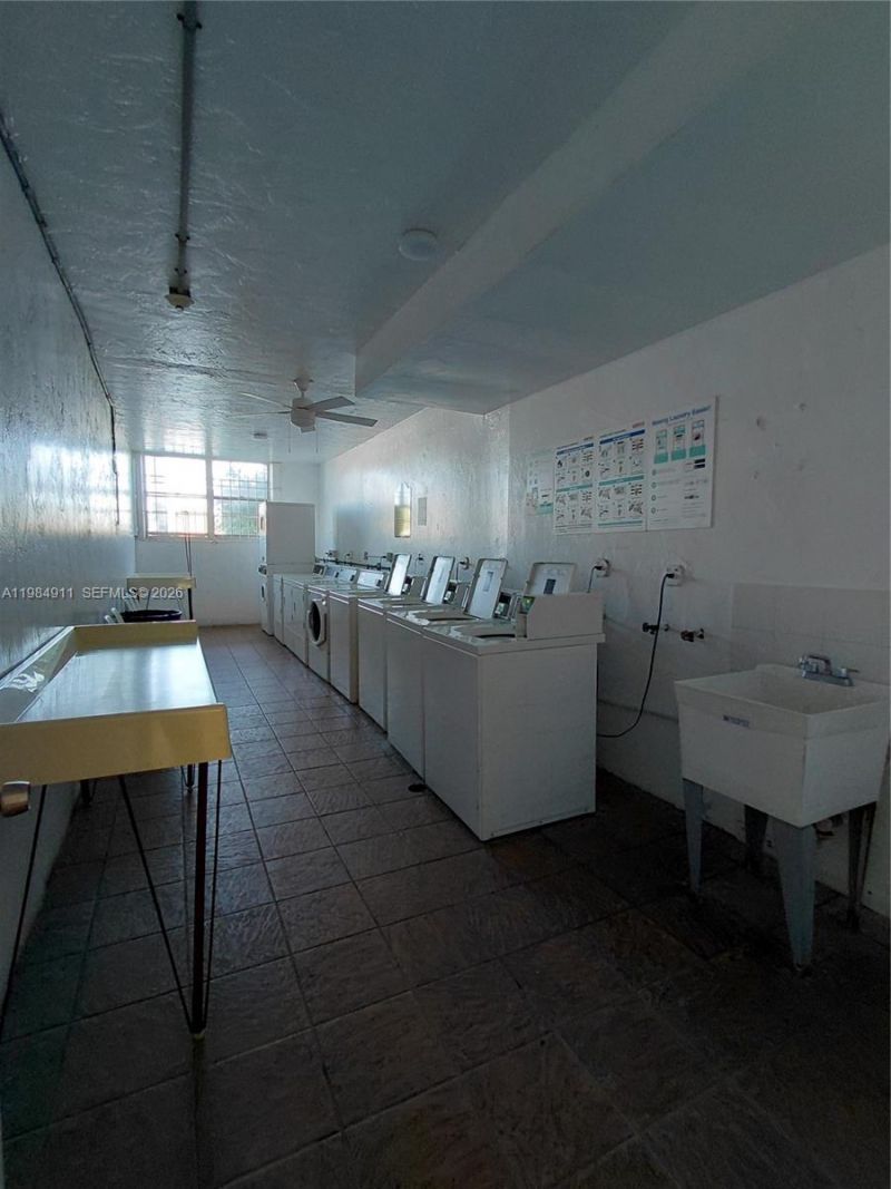 7900 Tatum Waterway Dr, Unit 405, Miami Beach, FL 33141 Photo