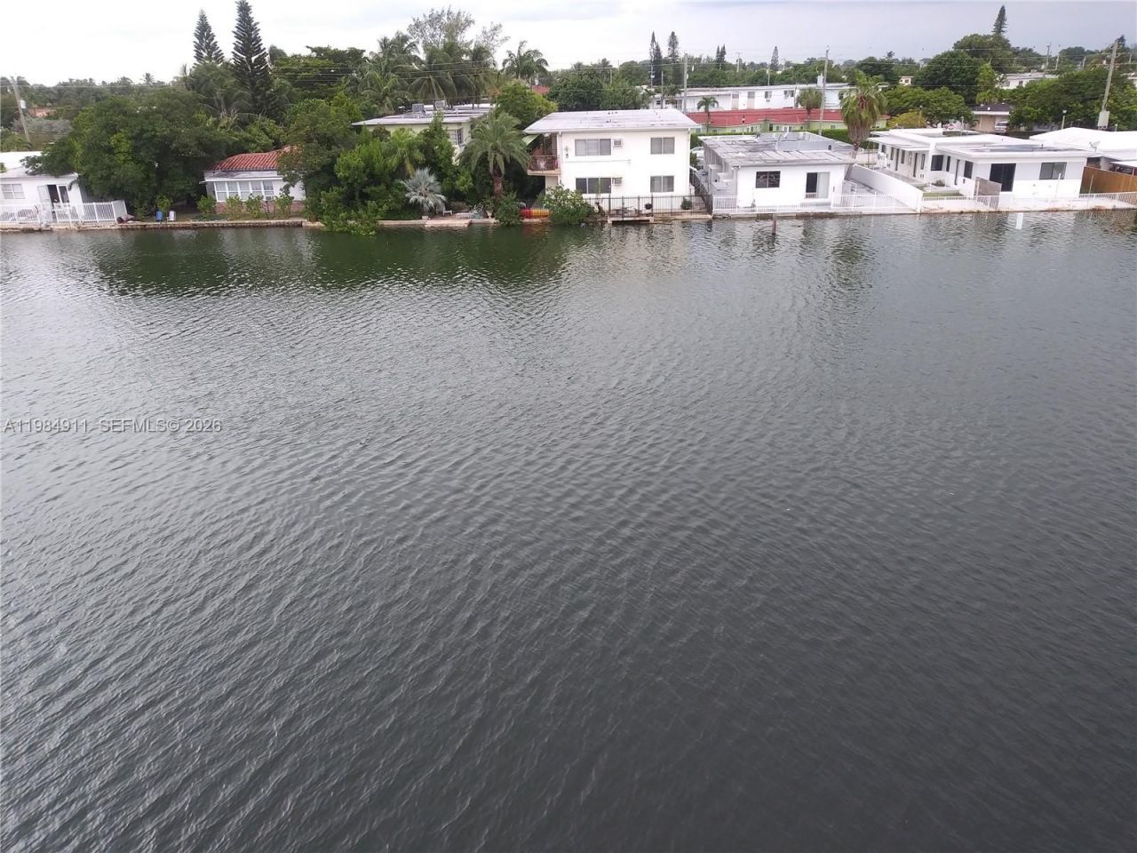 7900 Tatum Waterway Dr, Unit 405, Miami Beach, FL 33141 Photo