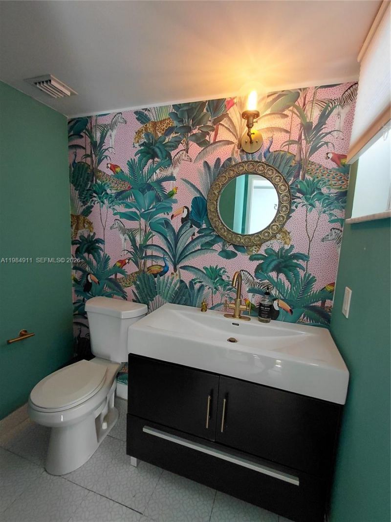 7900 Tatum Waterway Dr, Unit 405, Miami Beach, FL 33141 Photo