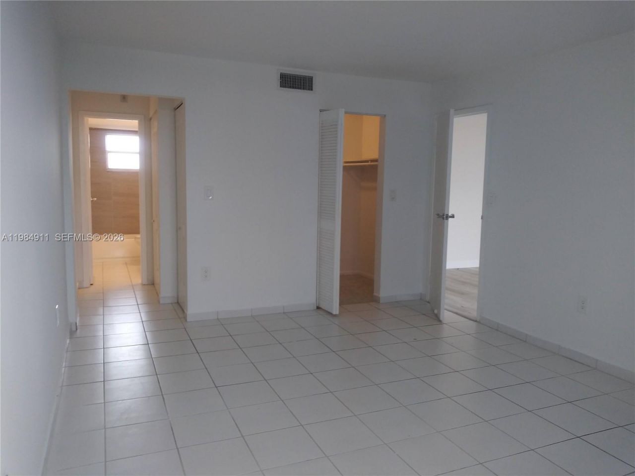 7900 Tatum Waterway Dr, Unit 405, Miami Beach, FL 33141 Photo